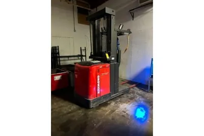 USED 2016 RAYMOND 560-OPC30TT