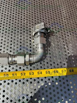 USED HUBER INSULATED CHILLER HOSE 54" W/ DIXON FS-8VF8-SS 1" QUICK DISCONNECT