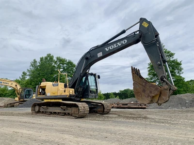 Used 2014 VOLVO EC220DL Crawler Excavators | Abele Tractor #1342873