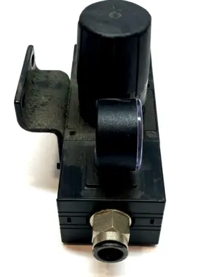 Used Knapp Air Pressure Regulator w/Gauge Modular Wall Mount Assembly Air Pressure Regulators Michigan US | Maverick Industrial Sales #1394275