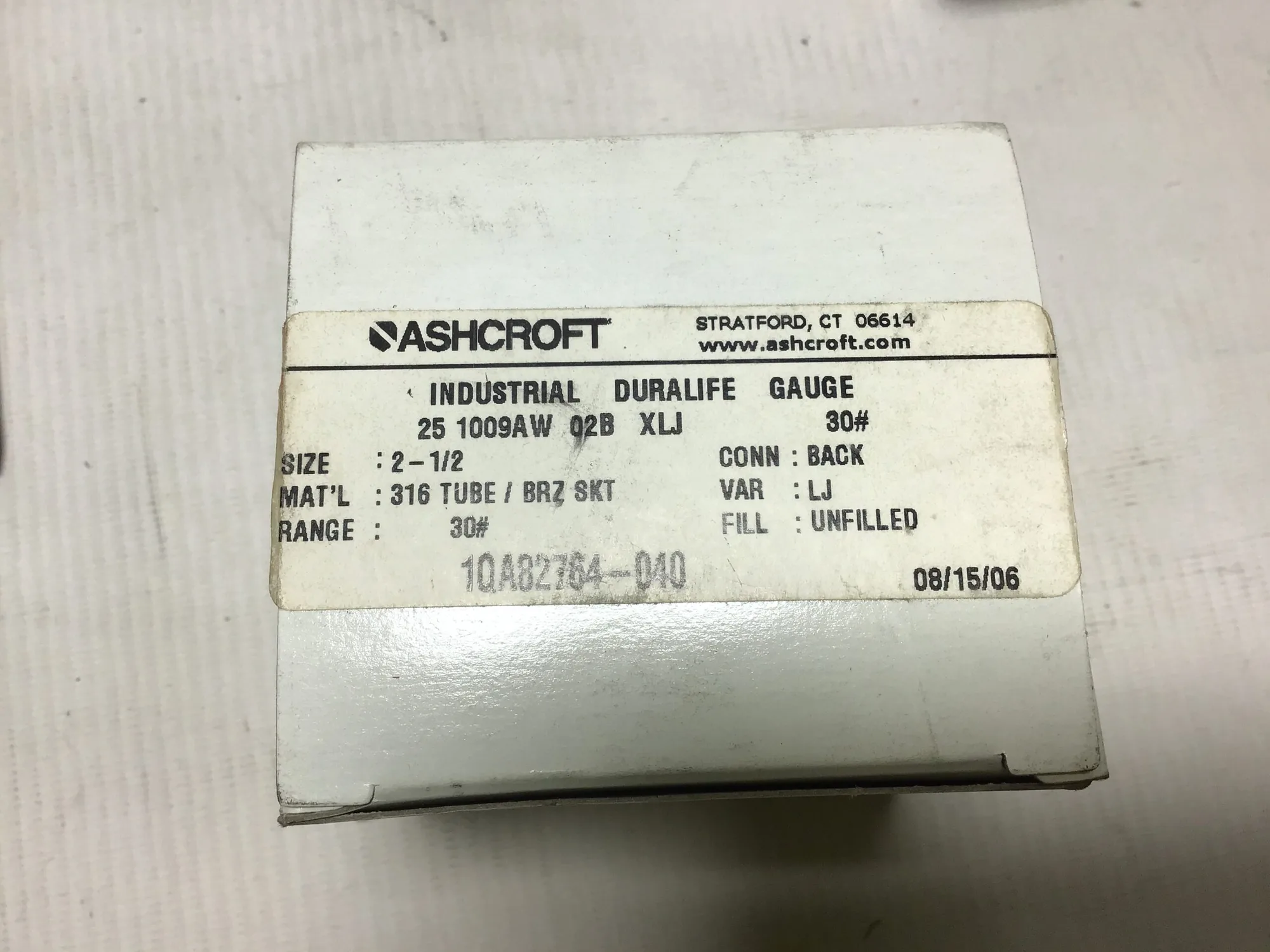 Ashcroft 1QA82764-040 2 1/2″ 30PSI Pressure Gauge (Lot of 2)