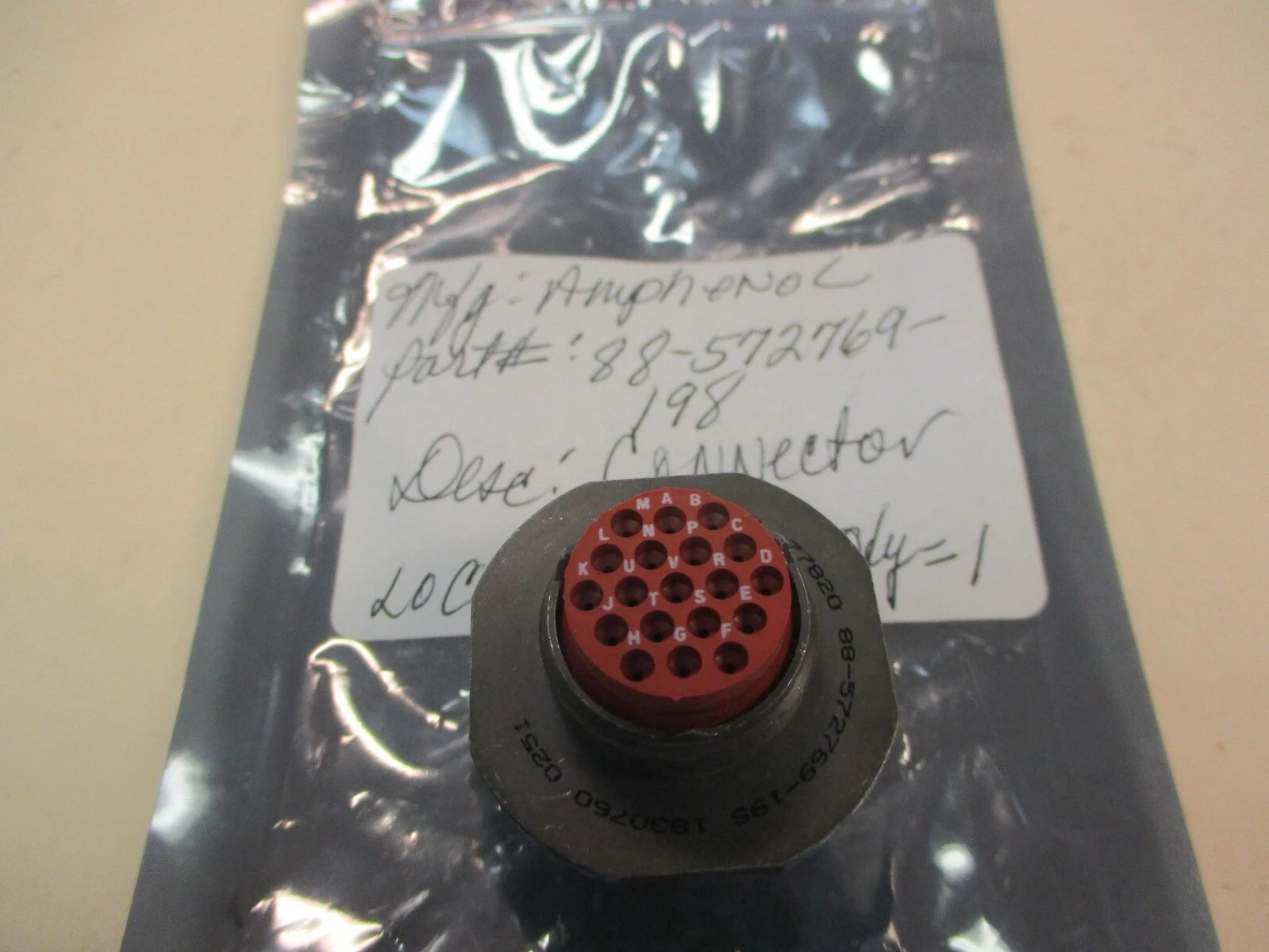 NEW Amphenol 88-572769-198