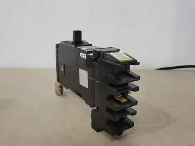 USED SQUARE D FH17015B