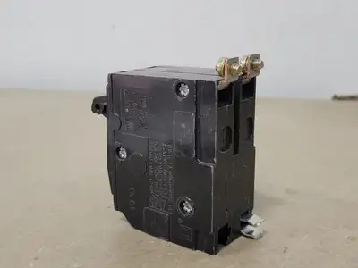 USED SQUARE D QOB220