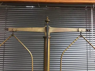 2899-385 Antique H. Kohlbusch Balance Beam Scale with Set of Weights Circa 1890