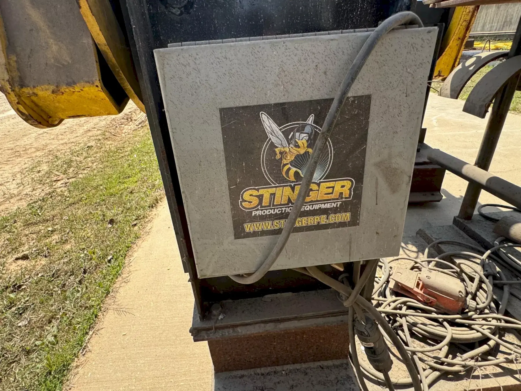 1,250 LB STINGER MODEL #P-1250 PIPE WELDING POSITIONER WITH 30" GRIPPER CHUCK : YOBRO #25214