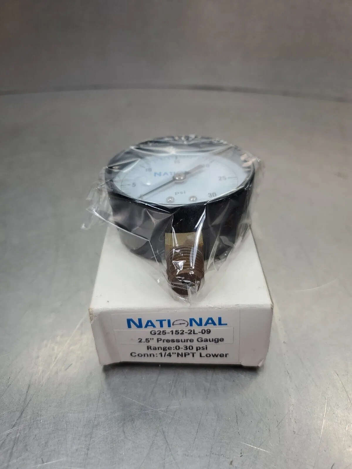 National G25-152-2L-09 2.5" Pressure Gauge, 0-30 Psi. 6D-14