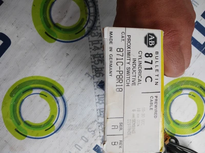 USED ALLEN BRADLEY 871C-P8R18