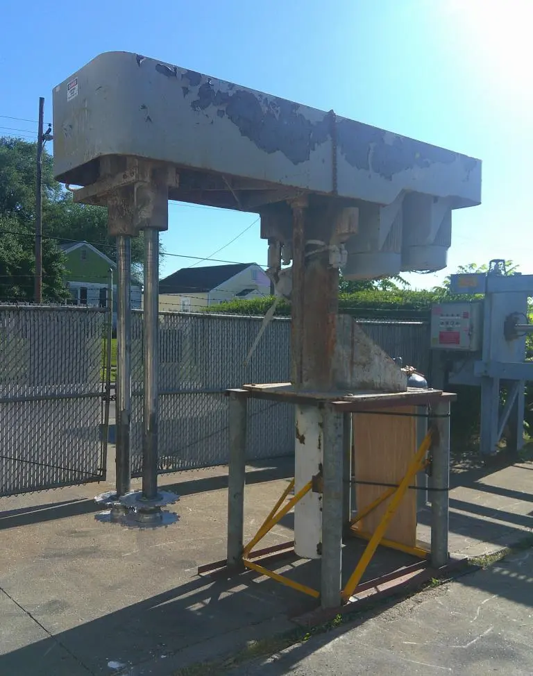 SPC8675  Mixer and Blender 40 hp disperser, air over oil lift