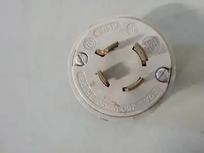 20A 250V Twist-Lock Plug, 3ph