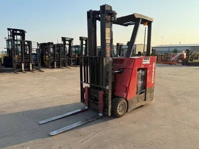 Used 2018 RAYMOND 425C35TT 3-Wheel Stand up Electric Counterbalance Forklifts Illinois US | Somerset Equipment Sales #1546206