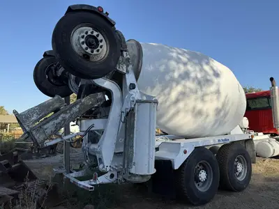 Used 2015 PETERBILT 365 Concrete Mixer Trucks California US | Ben Kaplan Equipment #1393698