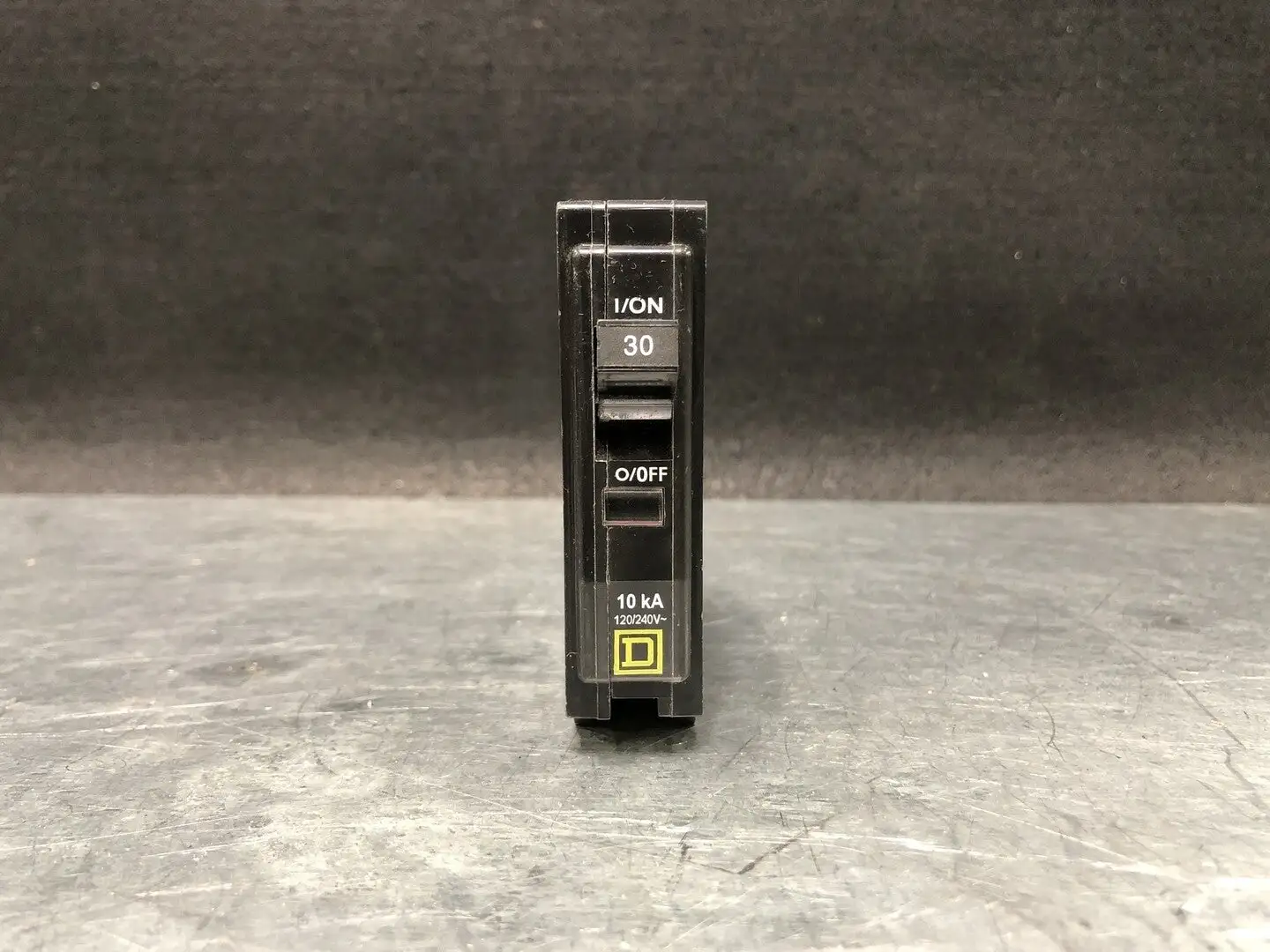 NEW SQUARE D QO130
