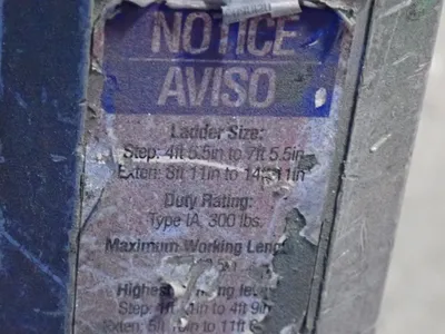 8 Steps / 300 Lbs Ladder