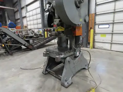 Walsh No 65 Ton Geared Mechanical Punch Press 6" Stroke 10" Throat 7.5Hp 3Ph