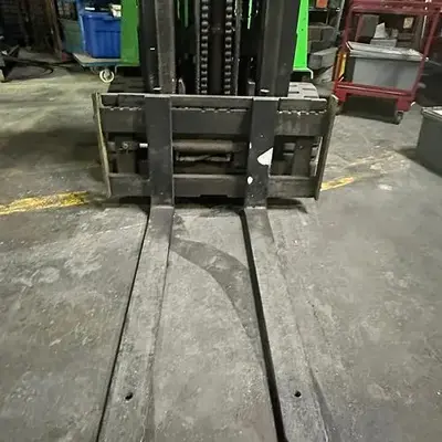 USED CLARK GVS25S