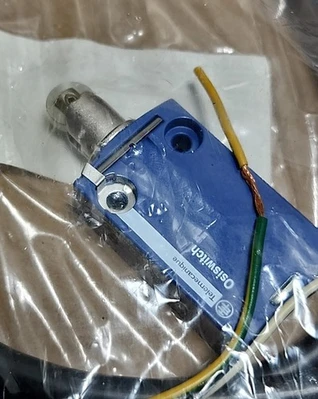New | in-Stock Telemecanique XCMD2502L2 Relays & Switches | J&J Industrial Supply #501728