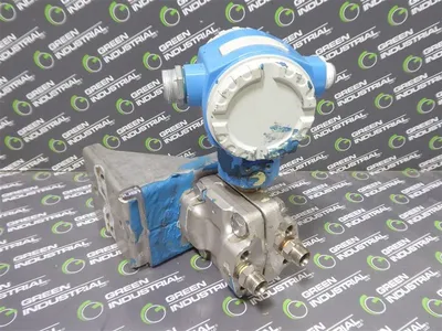 Endress+Hauser PMD70-ABC7FBDDAU Deltabar S Pressure Transmitter w/Bracket Used