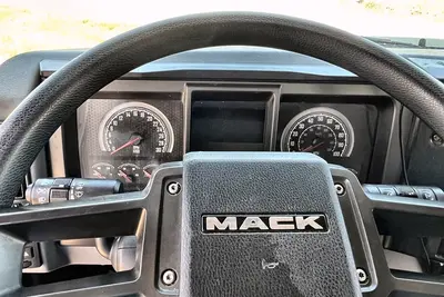Used 2024 MACK MD6 Box trucks North Carolina US | Proxy Equipment #1388565