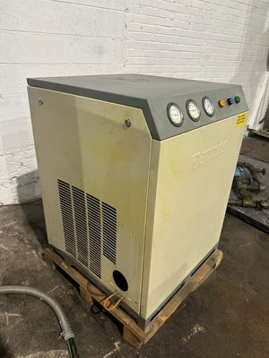 ERIDAE 250CFM AIR REFRIGERATED DRYER