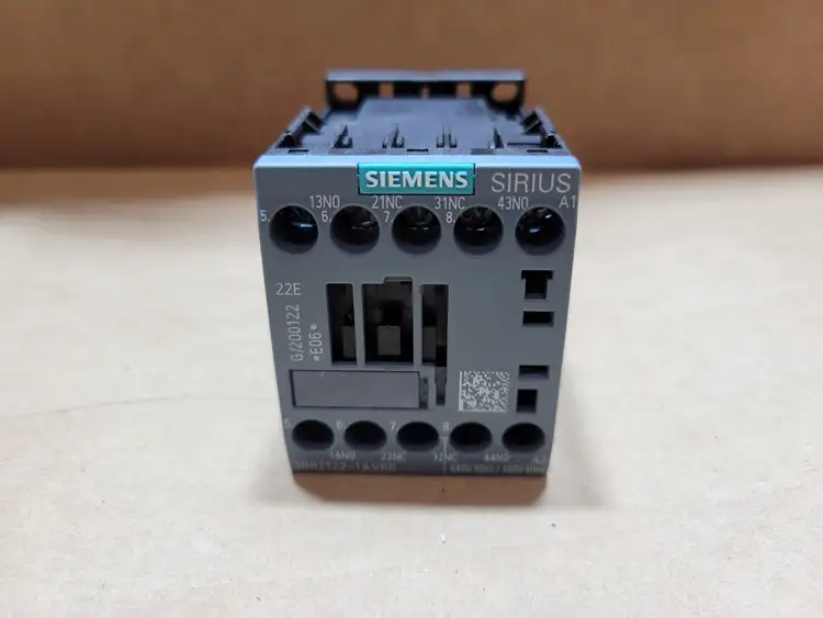 Used SIEMENS 3RH2122-1AV60 Misc Electrical & Power Parts British Columbia CA | Lenmark #913966