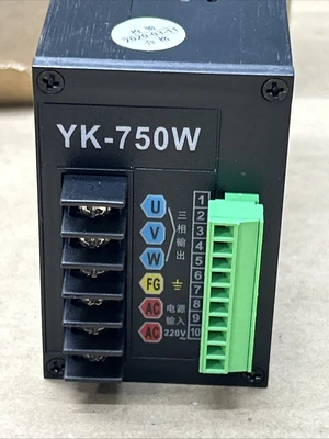 YK-200W/400W/750W Frequency Inverter Single-phase Three-phase 220V Motor Speed