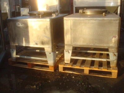 450L S/S Rectangular Bison Portable Storage Tanks