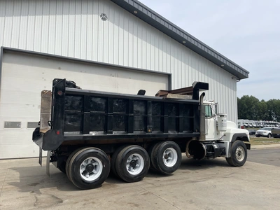Used 1995 MACK RD688S TRI-AXLE Dump trucks Michigan US | Miedema Asset Management Group #1437008