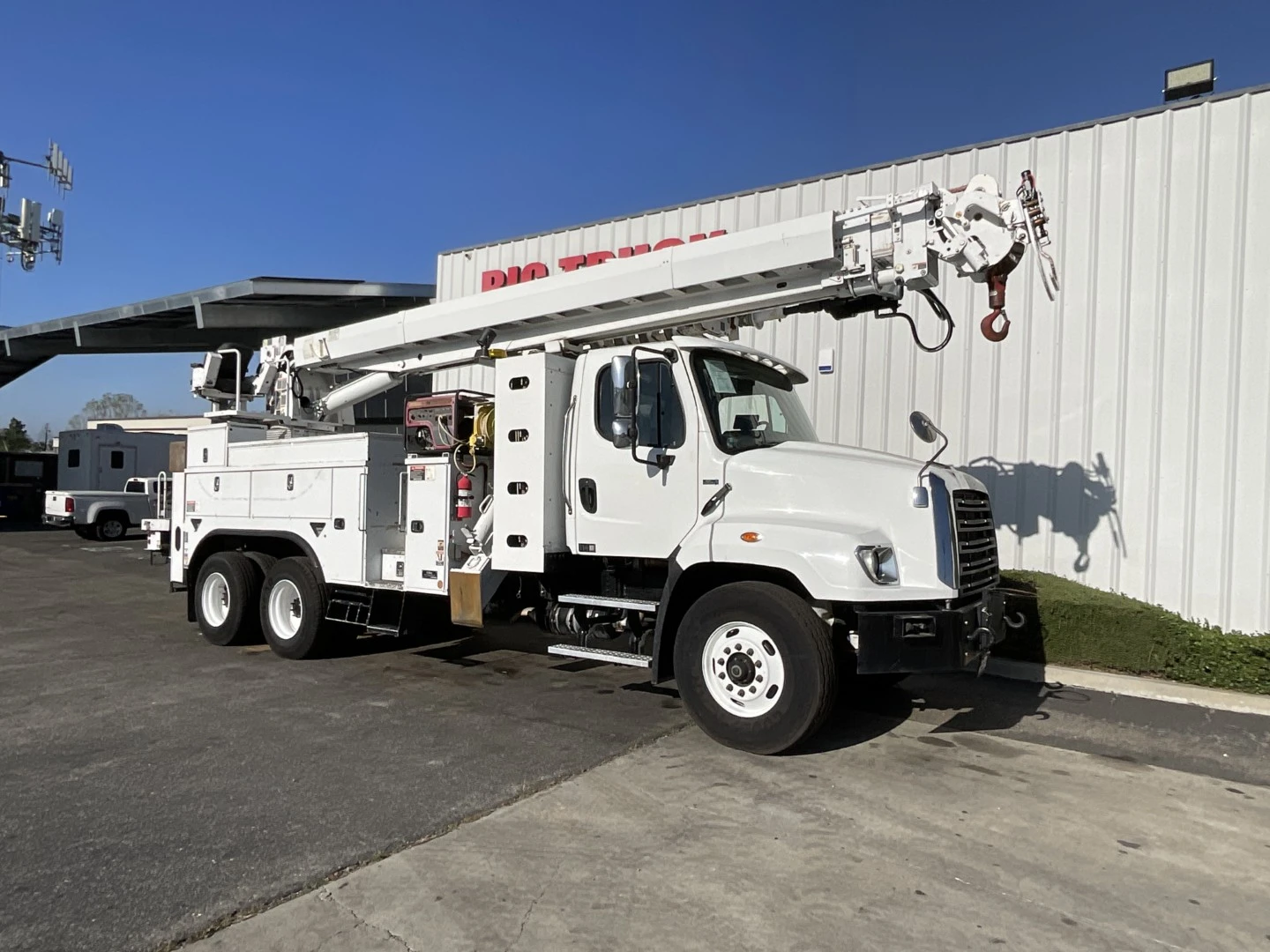 Used 2016 FREIGHTLINER 114SD Truck-Mounted Cranes California US | Big Truck & Equipment #1412249