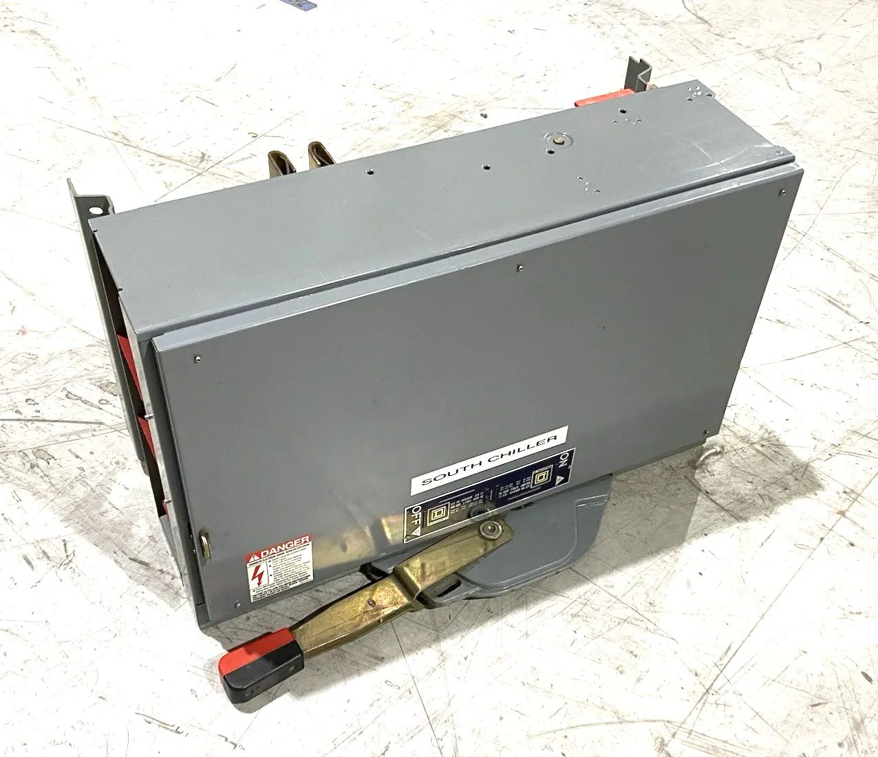 USED SCHNEIDER ELECTRIC, SQUARE D SER. E1 FUSIBLE PANELBOARD SWITCH UNIT 400A 3-POLE NO FUSES
