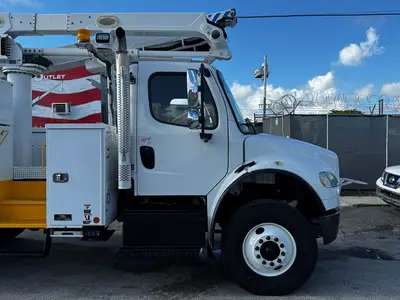 Used 2017 FREIGHTLINER M2 106 Tractors & Trailers Florida US | Truck and Van Outlet #1506267