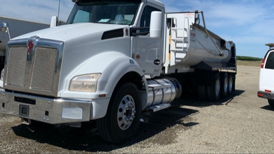 USED 2019 Kenworth T880
