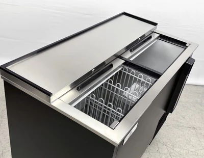 171-0143 50” Self Contained Beer Bottle Cooler