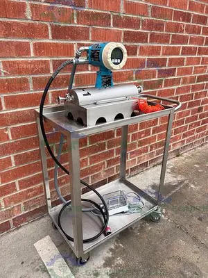 USED ENDRESS + HAUSER PROMASS 83 MASS FLOWMETER  W/ 1" SANITARY FITTING, CART