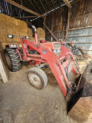 1988 Case International 585 tractor with loader | Iron Listing (7)