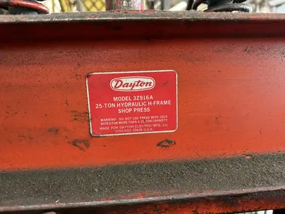 USED DAYTON 3Z916A