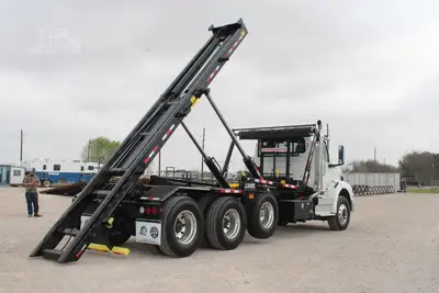 New | in-Stock 2026 INTERNATIONAL HX Rolloff Trucks Texas US | Roll Off Truck World #1491797