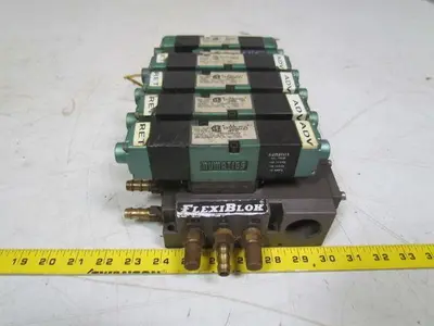 Numatics 6 station flexiblock w/(4) 082SS425K solenoid valves (1) 082SA43AK