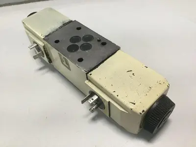 USED VICKERS DG4V-3S-33C-M-U-H5-60