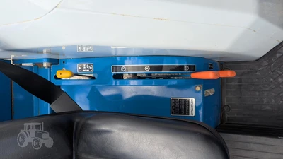 USED 1990 FORD 2120