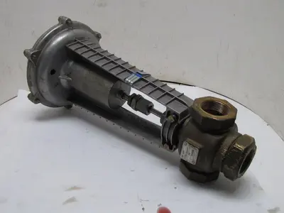 Siemens Flowrite 8" Pneumatic Valve Actuator 1-1/2" Bronze 3-Way Mixing Valve