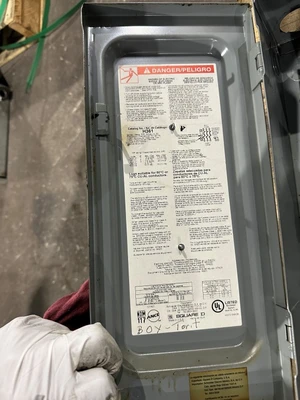 SQUARE D H361 30AMP FUSIBLE DISCONNECT