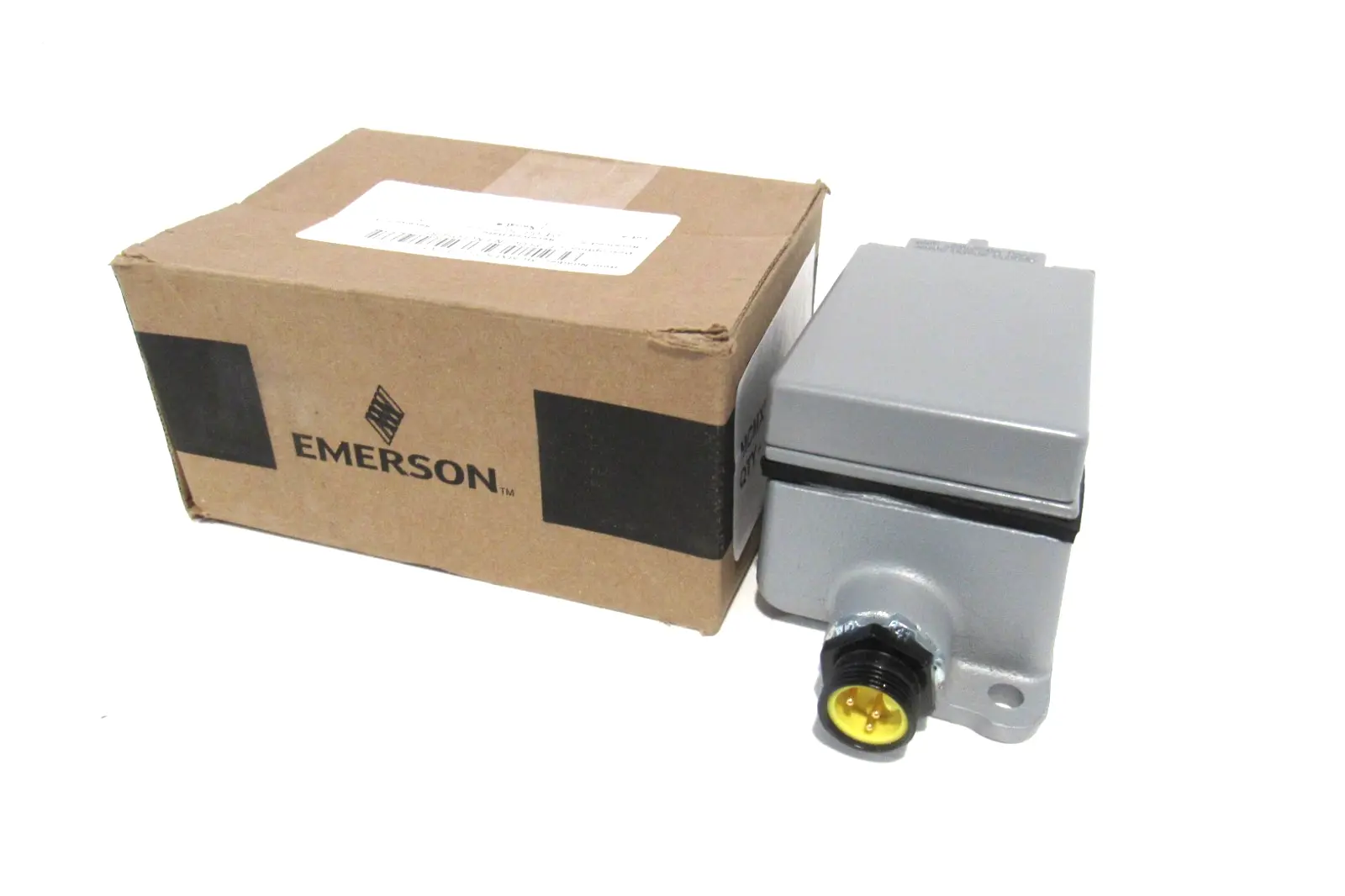 NEW EMERSON MCMXFRD-GFI13A-FSD OUTLET BOX 17388AAA MCMXFRDGFI3AFSD