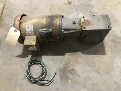 Baldor LE-9 15-B5-G Right Angle Speed Reducer w/ 3/4HP Motor 1740RPM 45:1 3PH
