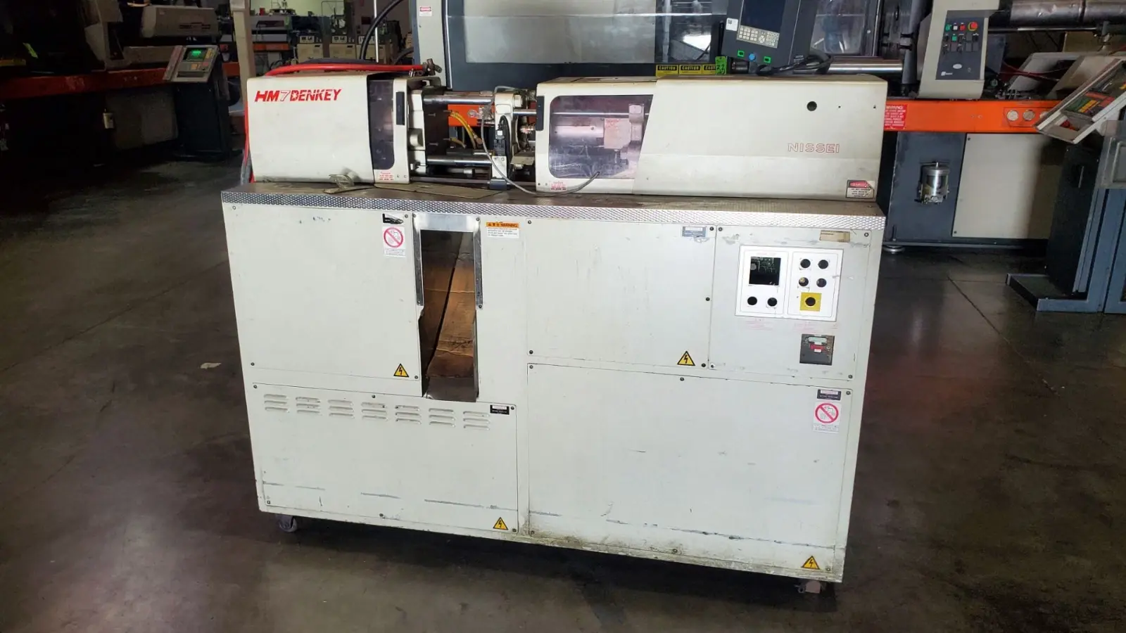 7 Ton, Nissei, micro molding machine, small injection molder, 14mm screw diameter, 40mm injection stroke