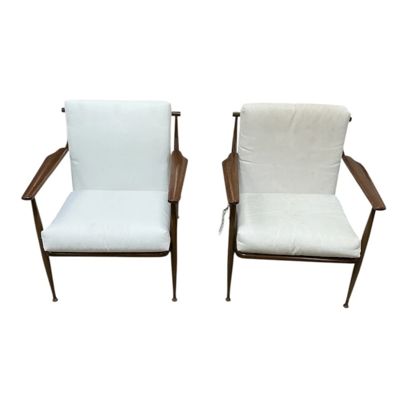 2 Lounge Chairs