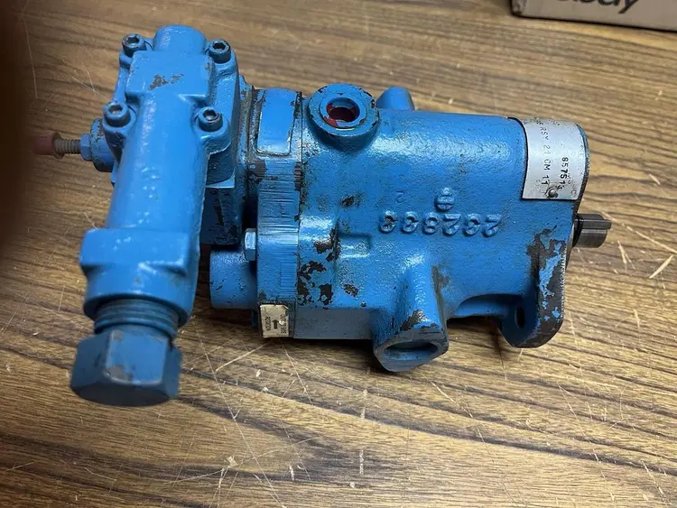 Used VICKERS PVB6-RSY-21-CM-11 Pumps | Surplus Asset Holdings #1206185
