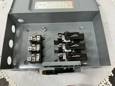 USED SQUARE D H364