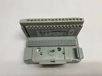 USED ALLEN-BRADLEY SER A FLEX I/O TERMINAL BASE