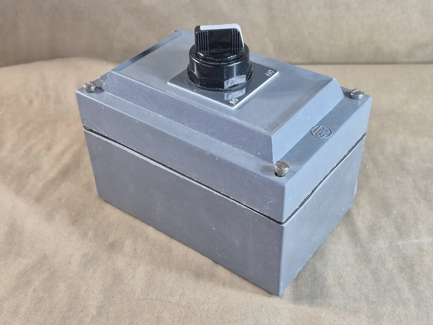 NEW ALLEN-BRADLEY 800H-R2HA4RL